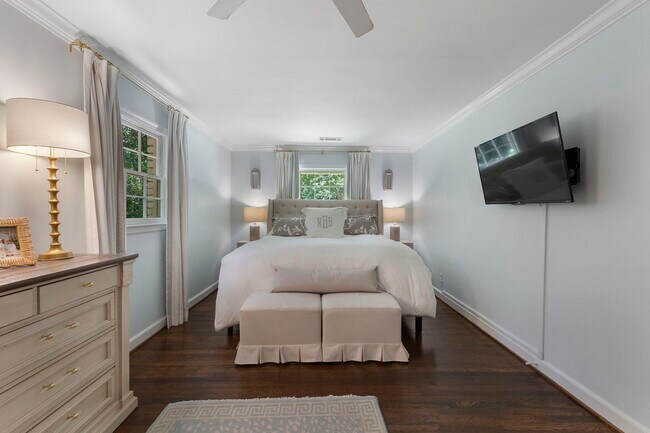 Building Photo - 4470 Chatworth Ct NE