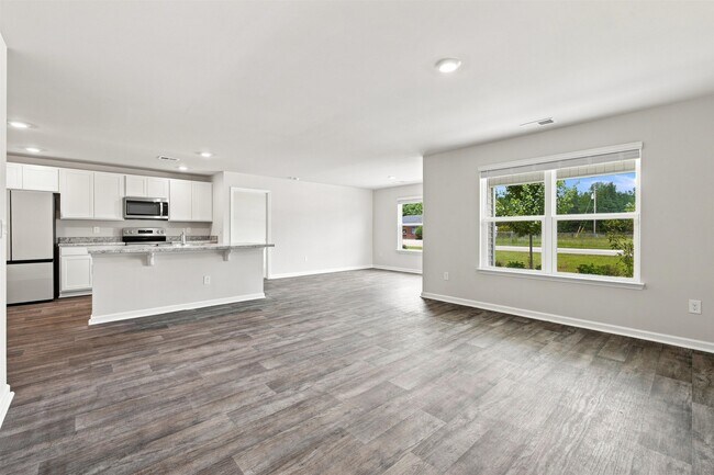Building Photo - 208 Jeff Waters Cir