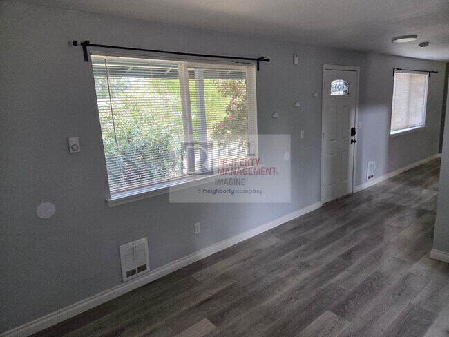 Building Photo - Recently remodeled 3 bedroom, 2.5 bath home
