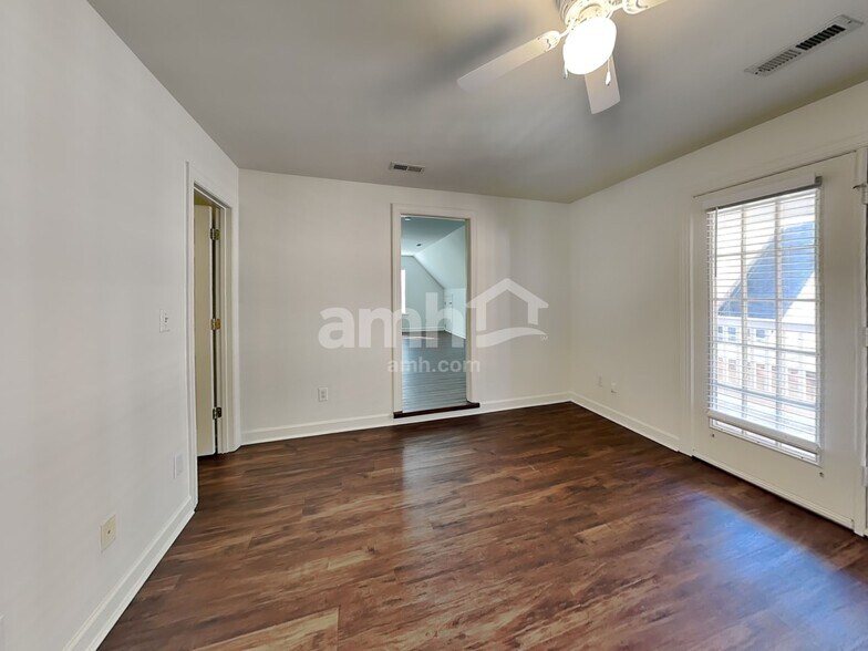 Building Photo - 6111 Creft Cir