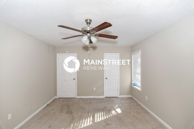 Building Photo - 5 Bedroom Pet-Friendly Home in Memphis, TN with Main Street Renewal