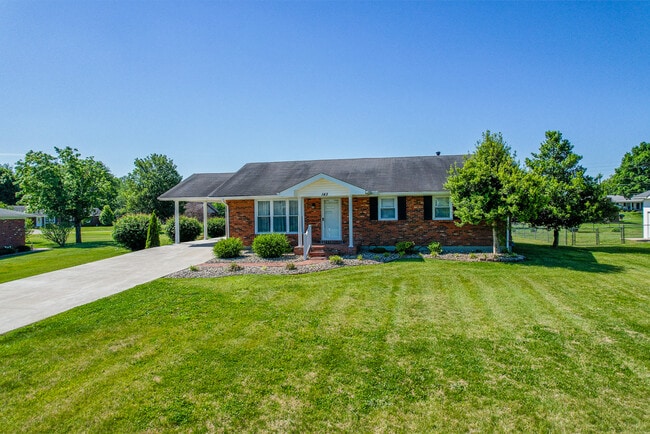 Building Photo - 143 Hamilton Acres