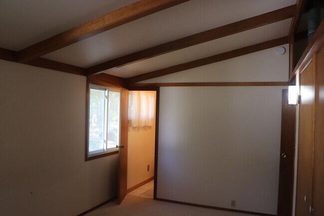 Building Photo - 405 Hamilton St