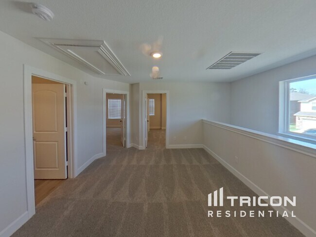 Building Photo - 1221 Bullock Dr