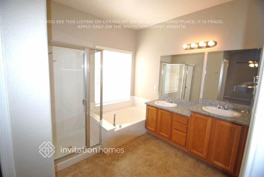 Building Photo - 257 W Amoroso Dr