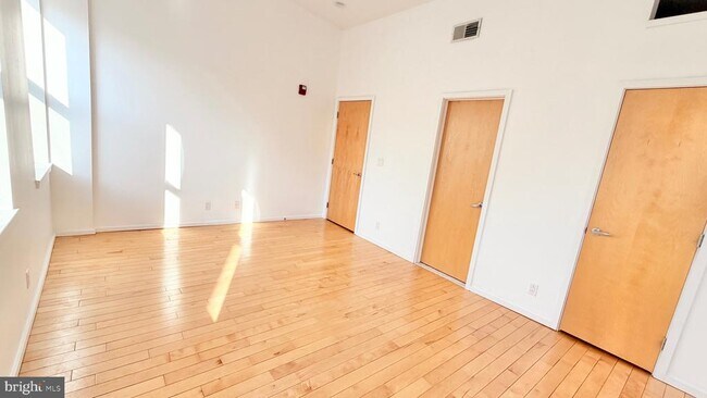 Building Photo - 136 N 3rd St