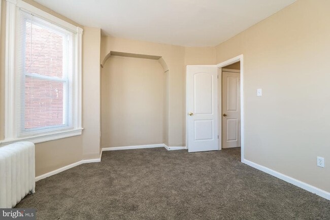 Building Photo - 5416 Thomas Ave