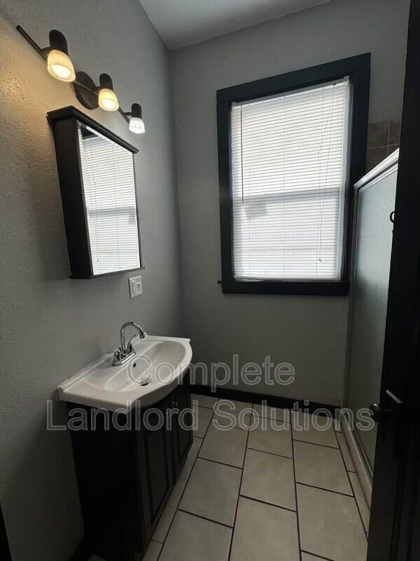 Building Photo - 15 1/2 N 14th