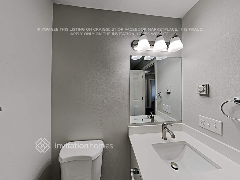 Building Photo - 15435 165th Ave SE