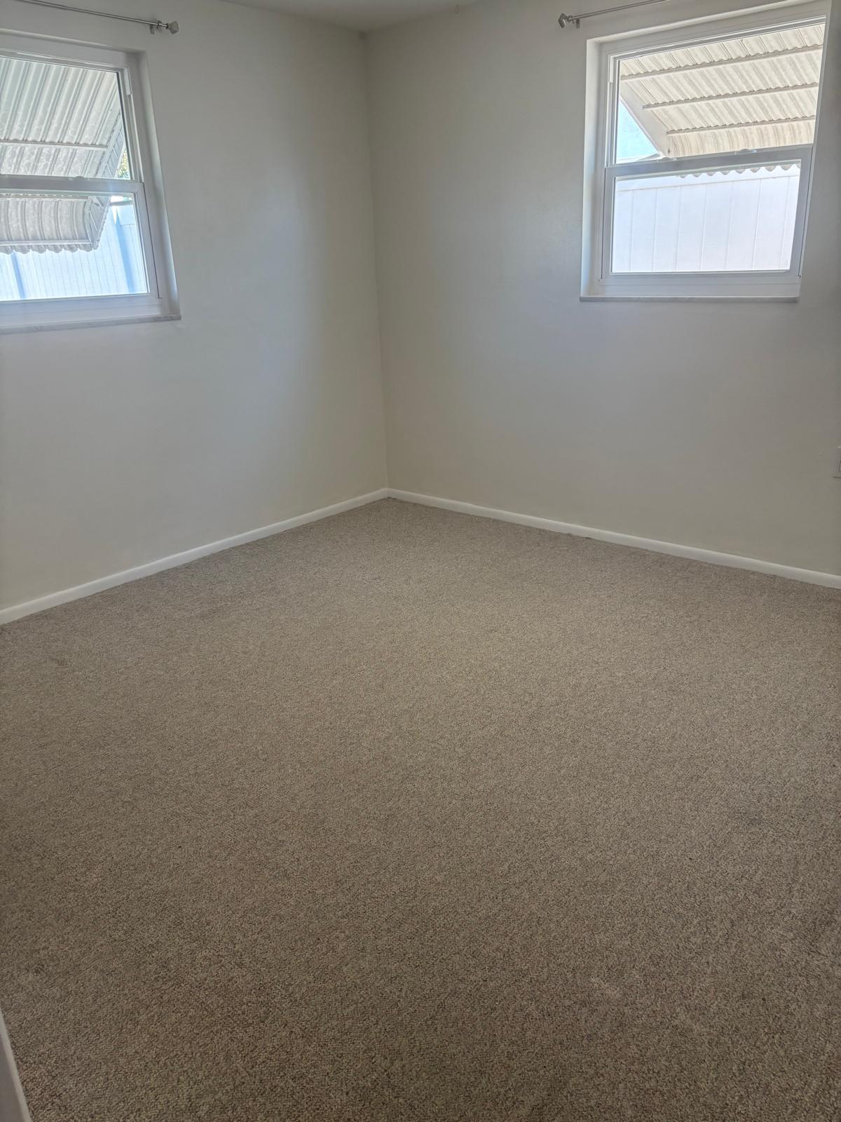 Building Photo - 4853 Manor Dr