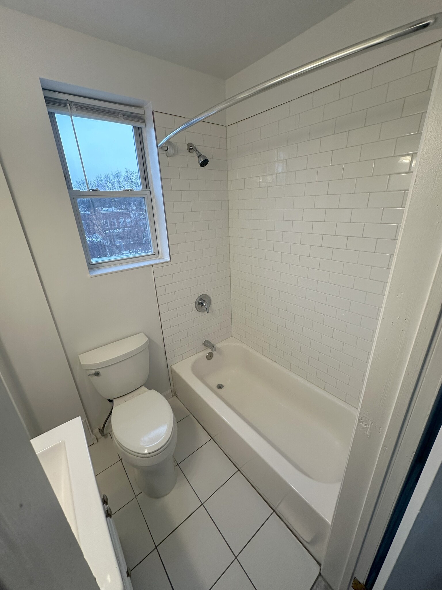 Building Photo - 7 Woodland Ave