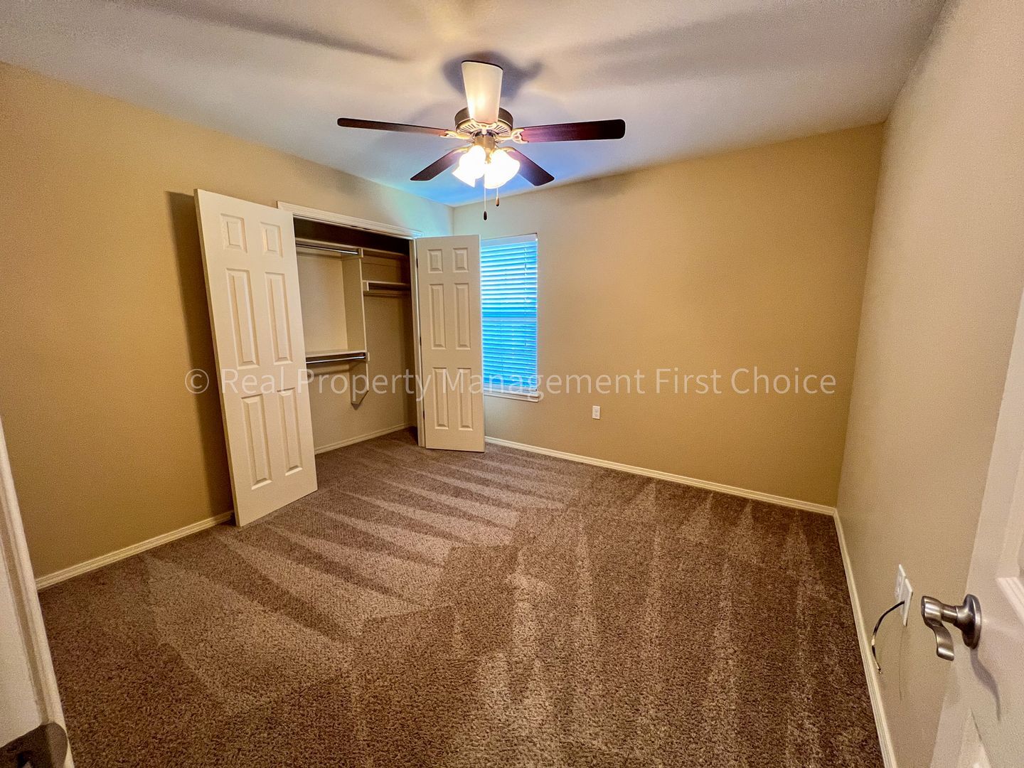 Building Photo - 420 Ridge Point Dr