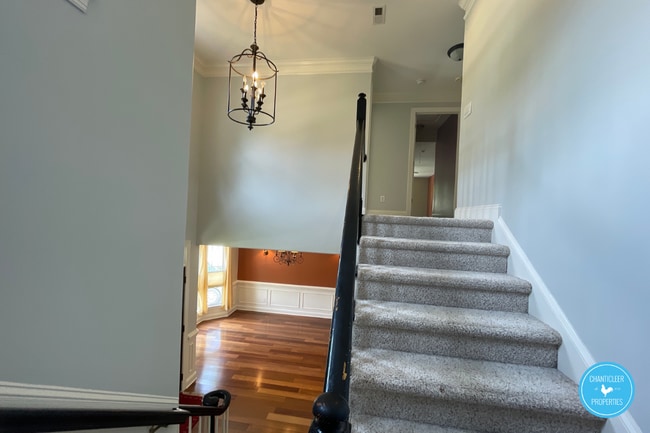 Building Photo - 8105 Last Oak Ct