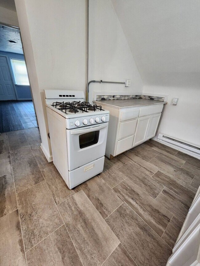 Building Photo - 3820 E.,142nd St., Cleveland, OH 44128