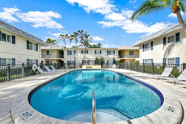 Building Photo - 8609 SW 68th Ct