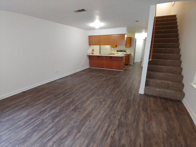 Building Photo - 227 Dixie Dr