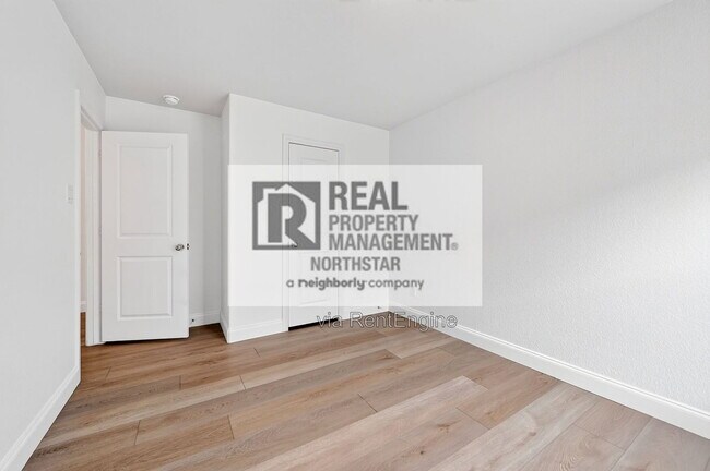 Building Photo - 1804 Huisache St