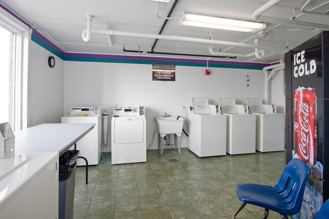 Building Photo - 1 Renaissance Pl