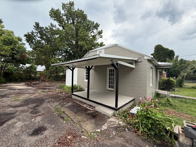 Building Photo - 3605 Emanuel Ave