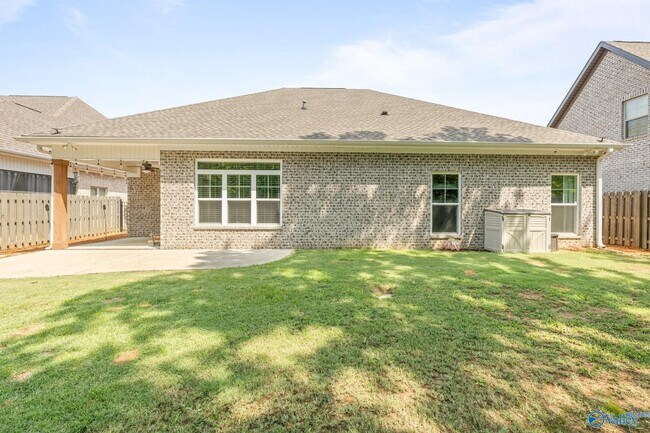 Building Photo - 26 Cobbs Cove Way SE