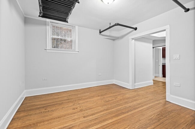 Building Photo - 7742 N Ashland Ave