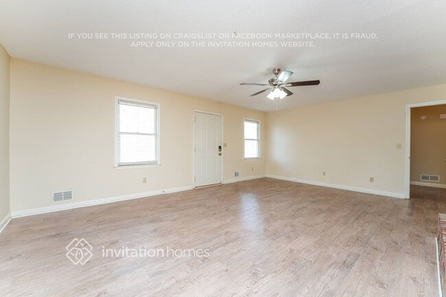 Building Photo - 2440 Sherrie Ln SW