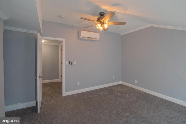 Building Photo - 187 Conarroe St