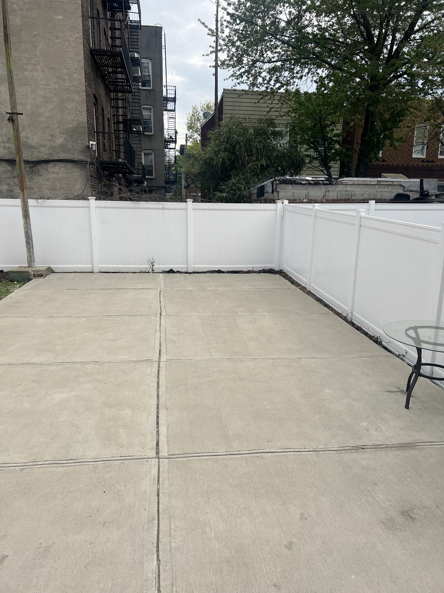 Building Photo - 307 59th St