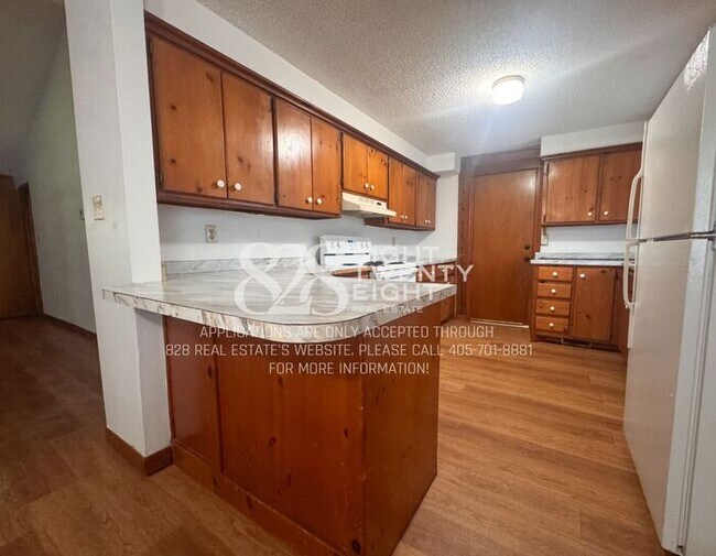 Building Photo - *AVAILABLE NOW!* 2 BED/1 BATH COZY LOG CABIN DUPLEX IN NOBLE, OK!