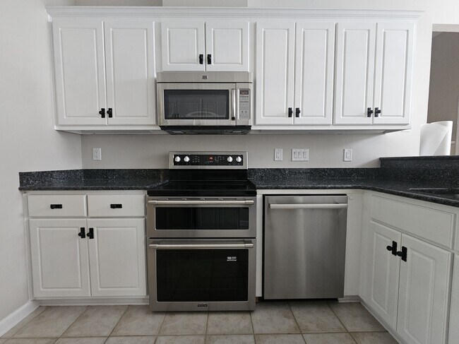 Building Photo - 309 Burgamy Way