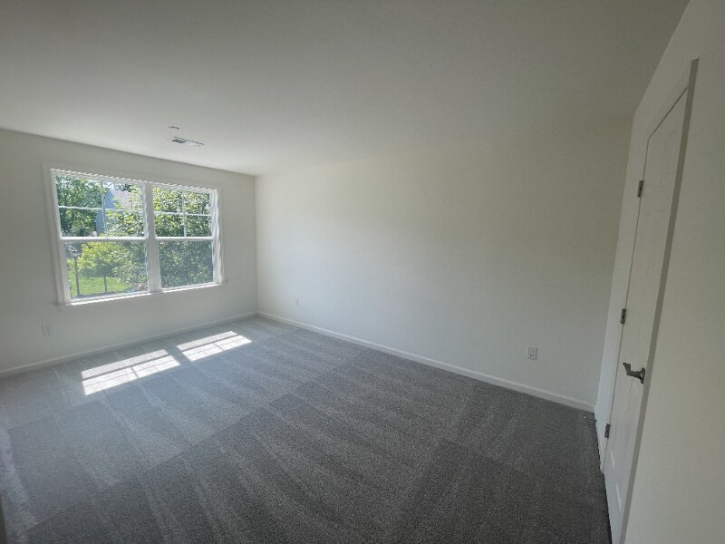 Building Photo - 203 Thompson Ave