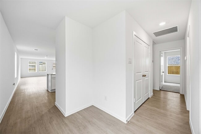 Building Photo - 16842 Spotted Oak Dr