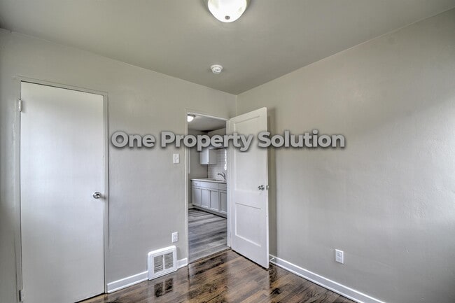 Building Photo - 2034 Pennsylvania St
