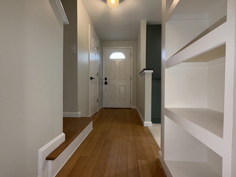 Building Photo - 1195 Palmwood Ct