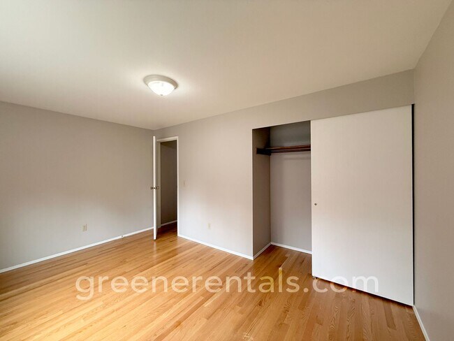 Building Photo - 3BD/1BA West Olympia Rambler