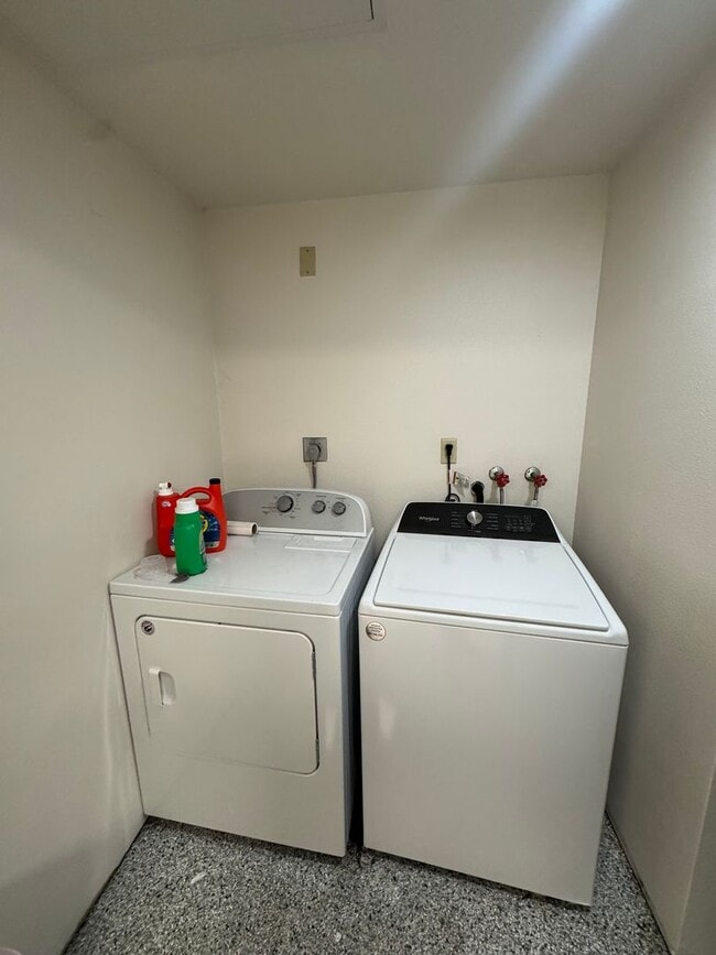Building Photo - Gorgeous Condo in Seward Park with 2 Parking Spaces, Steps Away from Pool with Water View!