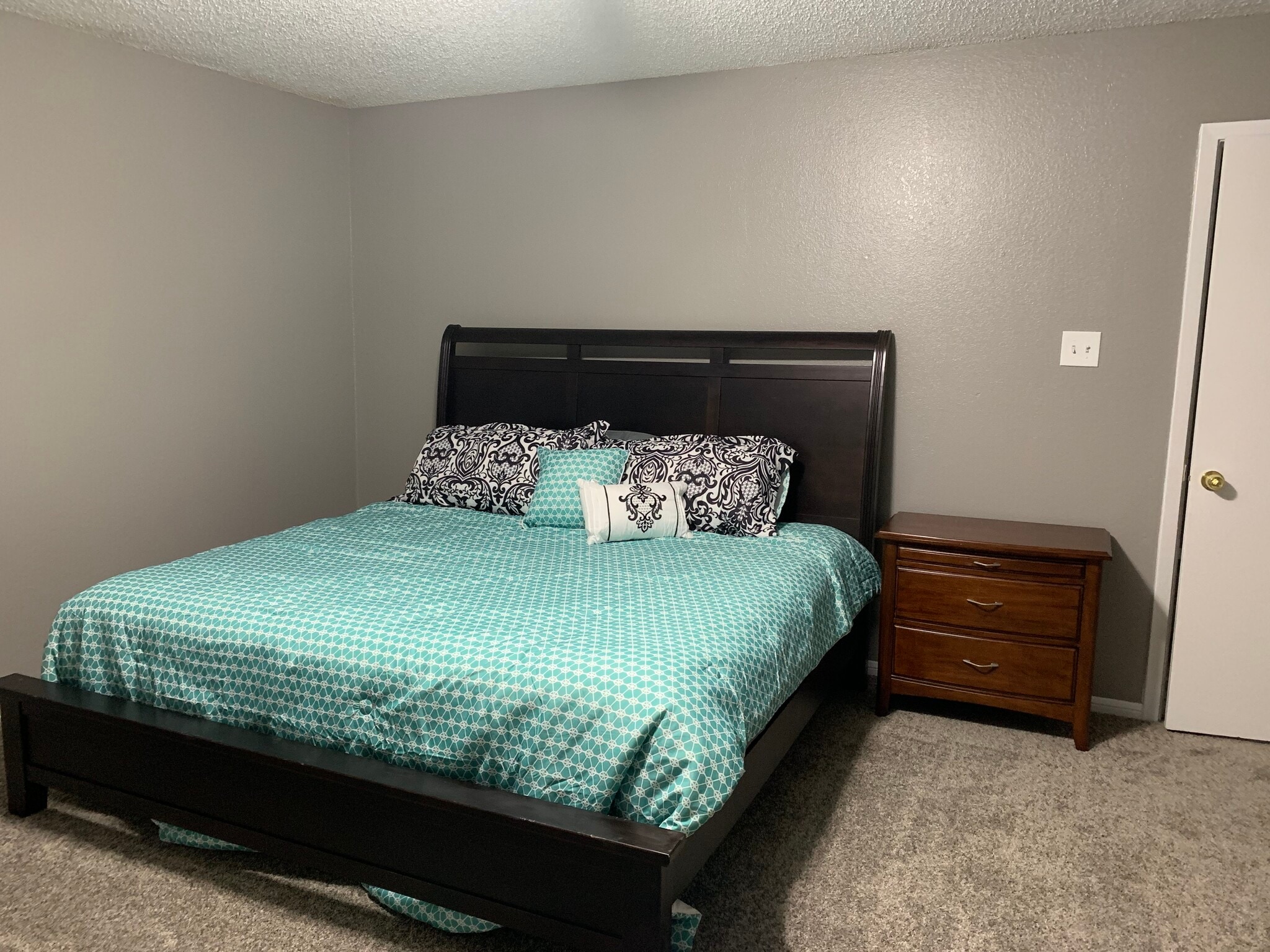 Bedroon 3 with huge walk through closet - 1307 Bagby Ave