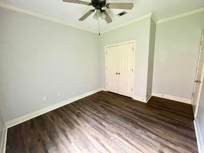 Building Photo - 3 Bedroom 2 Bathroom Home for Rent in Cast...