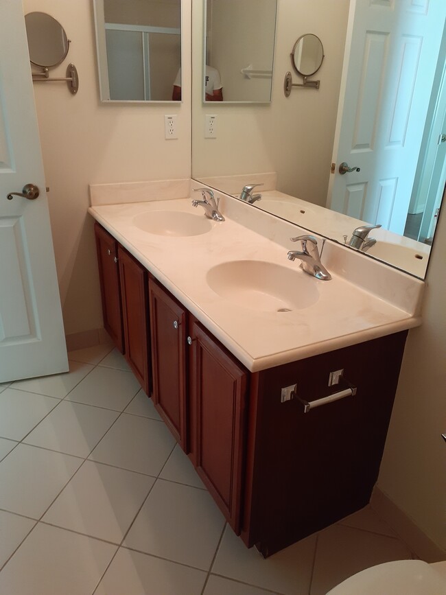 Master double vanity - 16159 Sierra Palms Dr