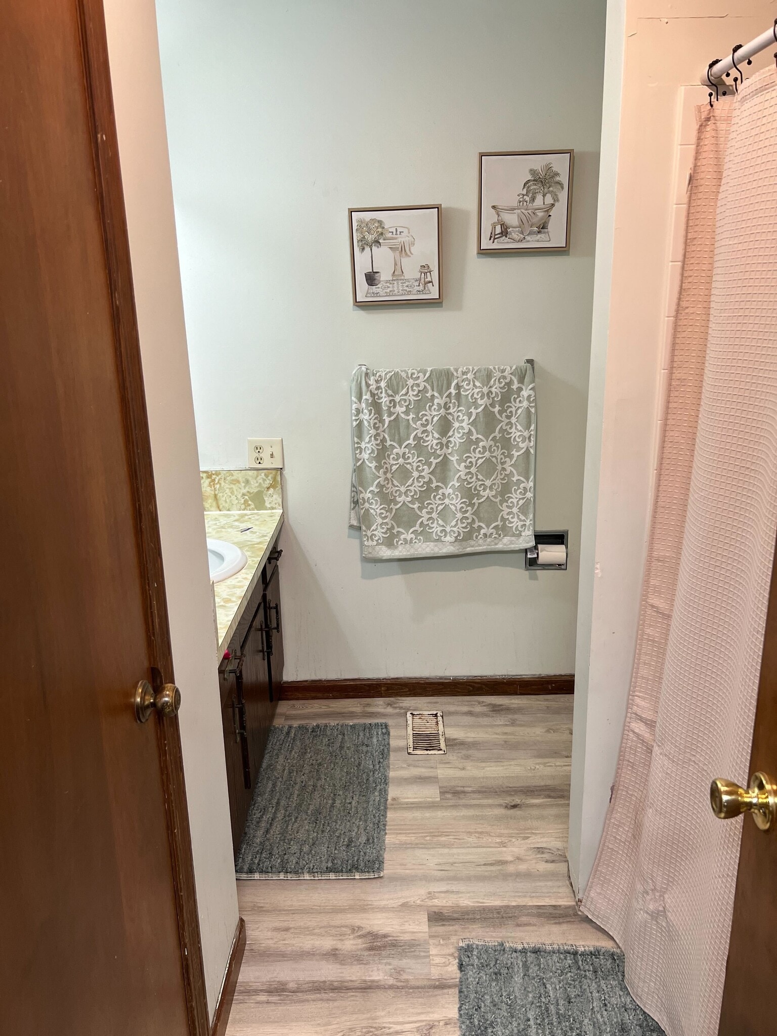 Building Photo - 5134 E Bluffview Dr