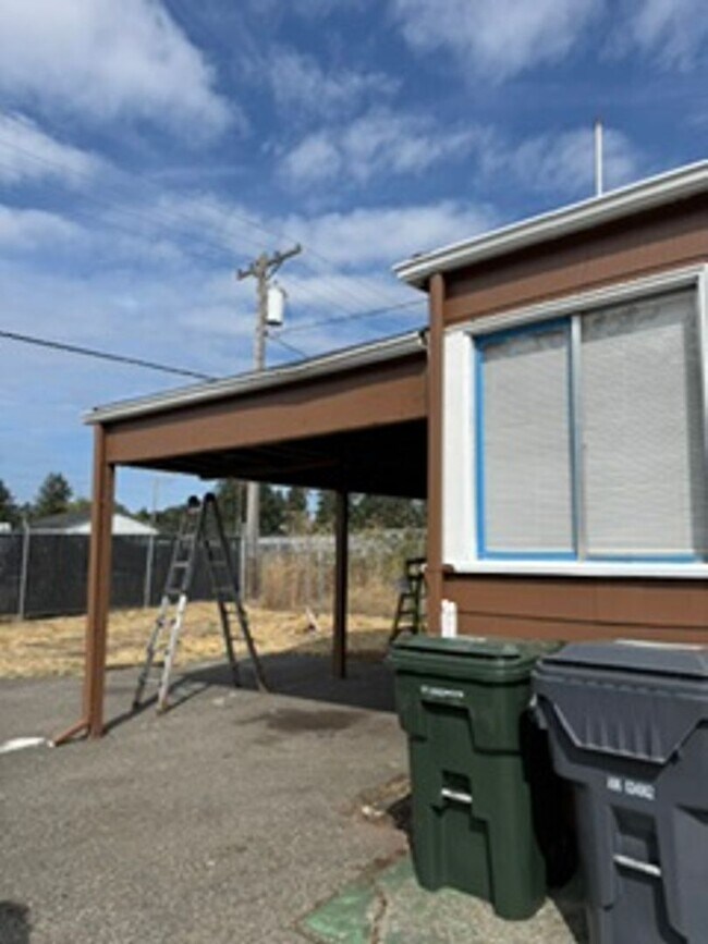 Building Photo - 8420 S Tacoma Way