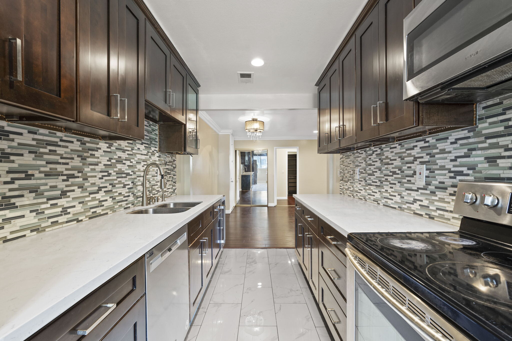 Building Photo - 3113 Raintree Cir