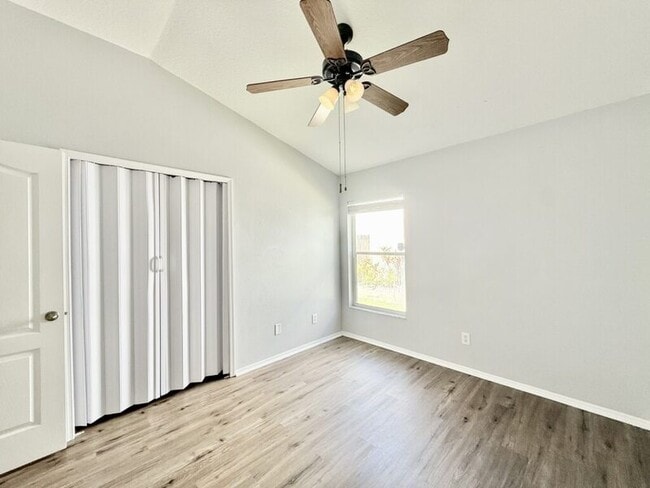 Building Photo - 4768 Ridgemoor Cir