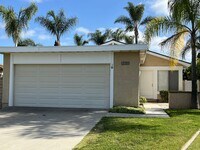 Building Photo - RECENTLY REFURBISHED  SINGLE STORY HOUSE W...