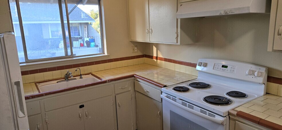 Building Photo - 5638 Hoffman Ct