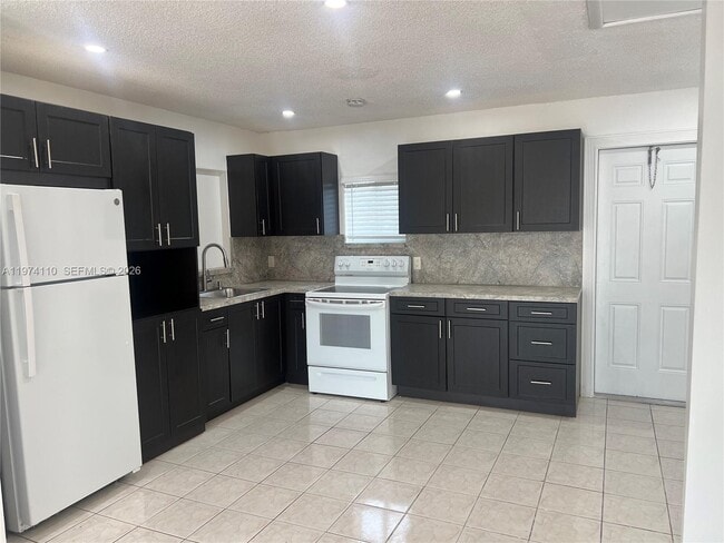 Building Photo - 21321 SW 99th Ct