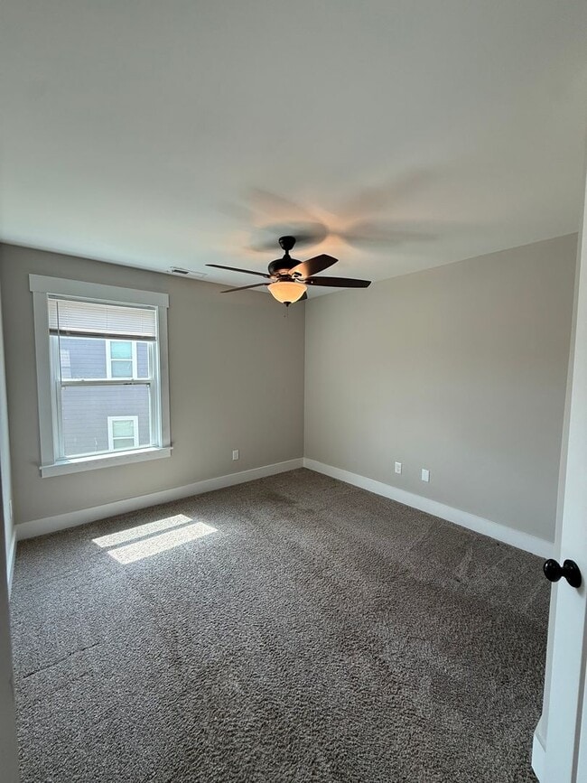 Building Photo - Beautiful New Build 4 Bed, 3.5 Bath, 2 Car Garage - Community Pool & Walking Trail!