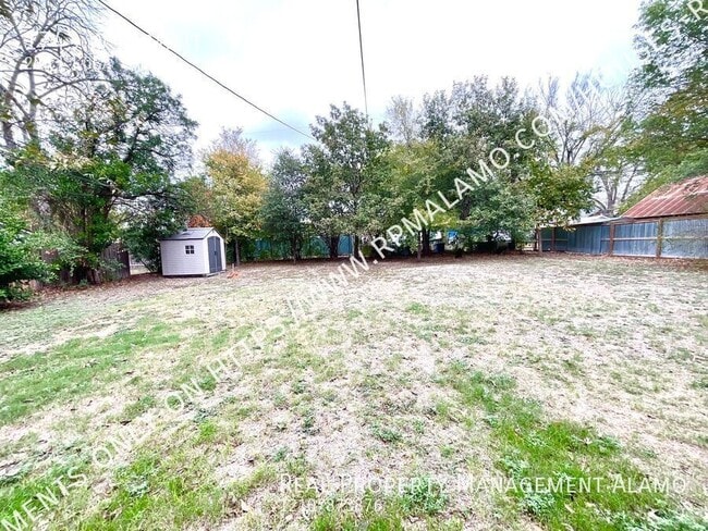 Building Photo - 1743 W Summit-1