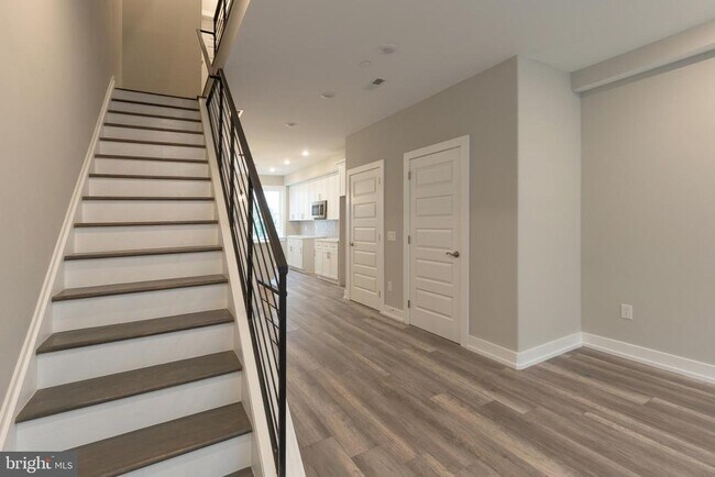 Building Photo - 139 W Huntingdon St