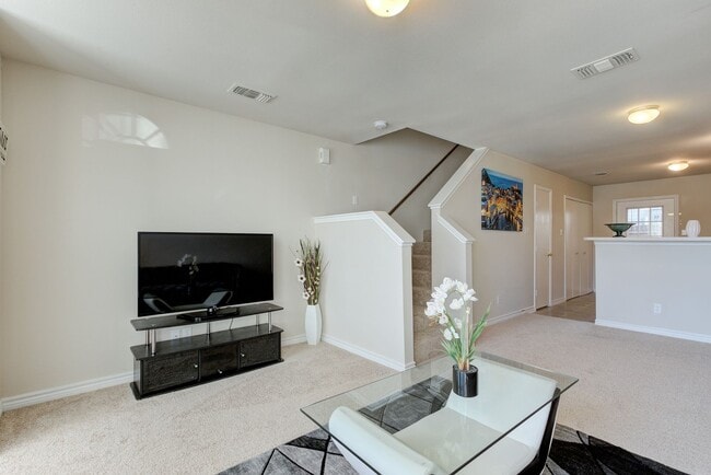 Building Photo - Two Bedroom, Two Bathroom Townhome near La...